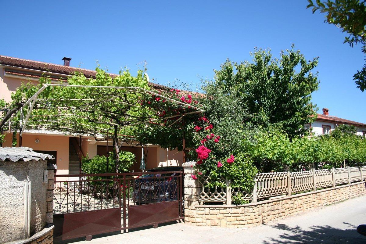 Ines Apartman *